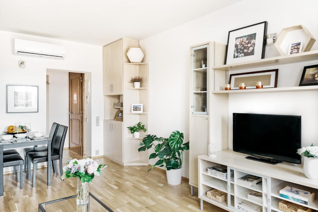 פראג Lil Apartment With Tyn Cathedral View, Parking & Ac מראה חיצוני תמונה