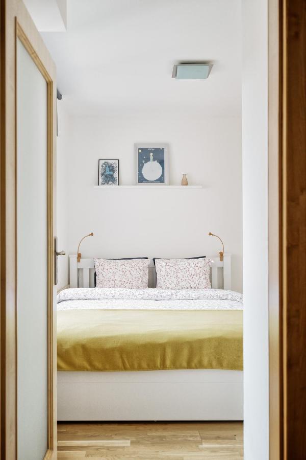פראג Lil Apartment With Tyn Cathedral View, Parking & Ac מראה חיצוני תמונה